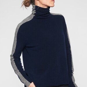 Transit Colorblock Pullover Turtleneck Sweater in Navy/Grey